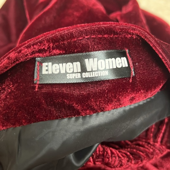 Perfect condition.Velour burgundy mini - Picture 2 of 3